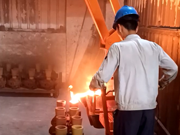 Cum funcționează manipulatorul hidraulic de turnare