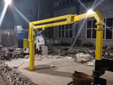 Manipulator hidraulic de turnare