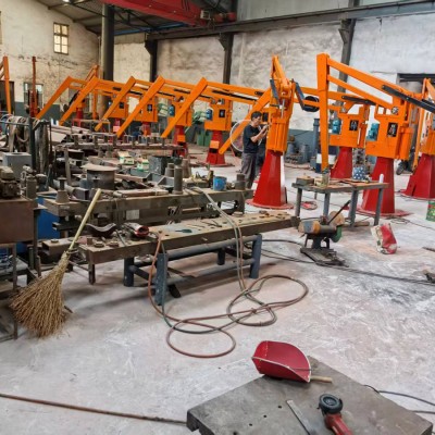 Pentru ce produse poate fi folosit un manipulator de turnare în turnare?